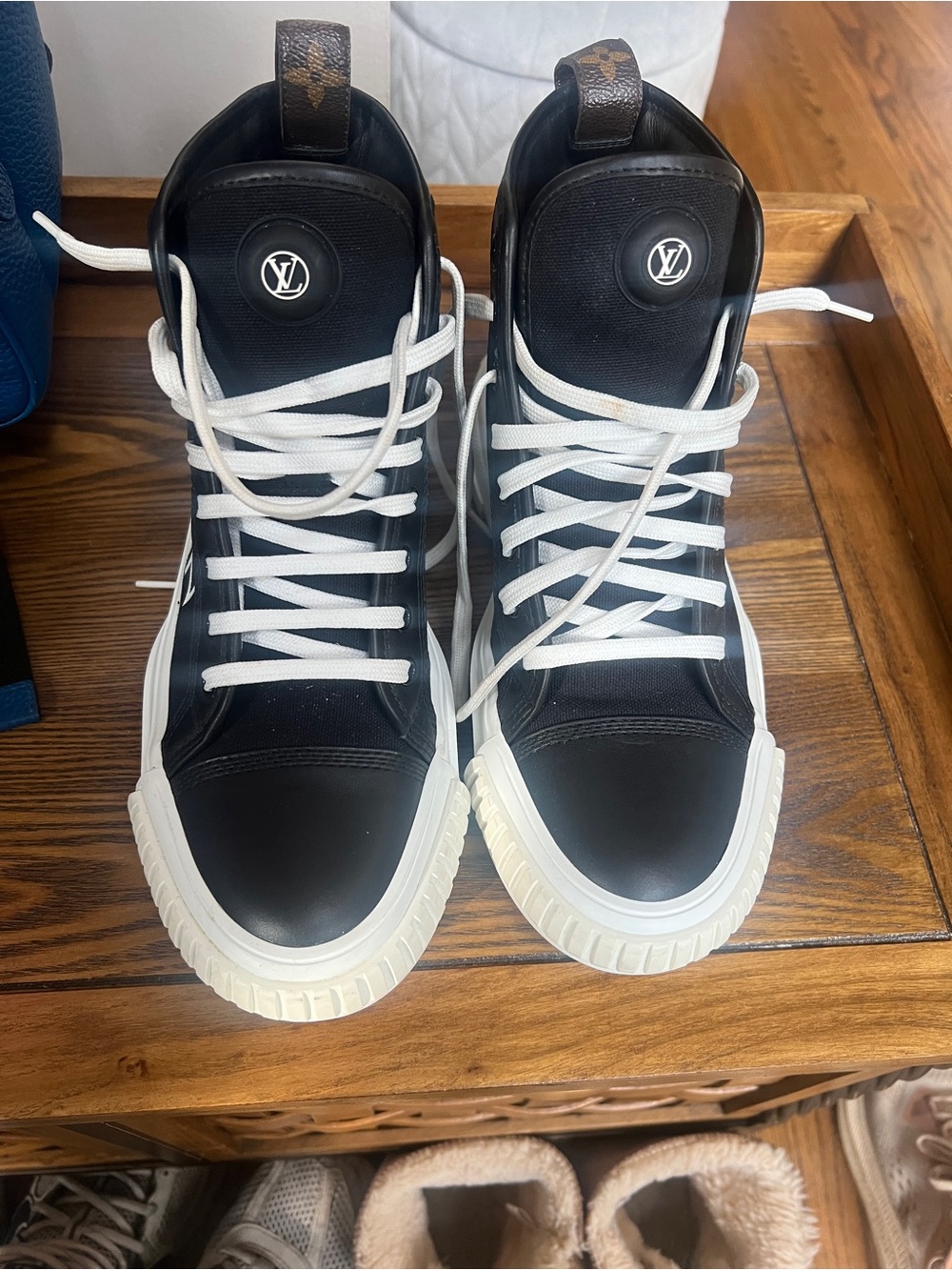 Louis Vuitton Black and White High-Top Sneakers with LV Logo - Picture 2 of 4
